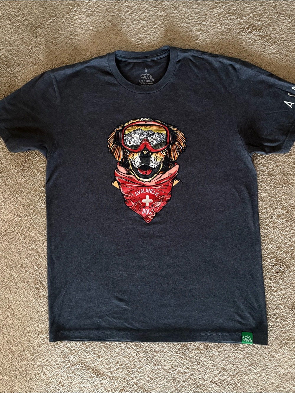Wild Tribute Maximus the Avalanche Dog Graphic Crew Tee Size Medium